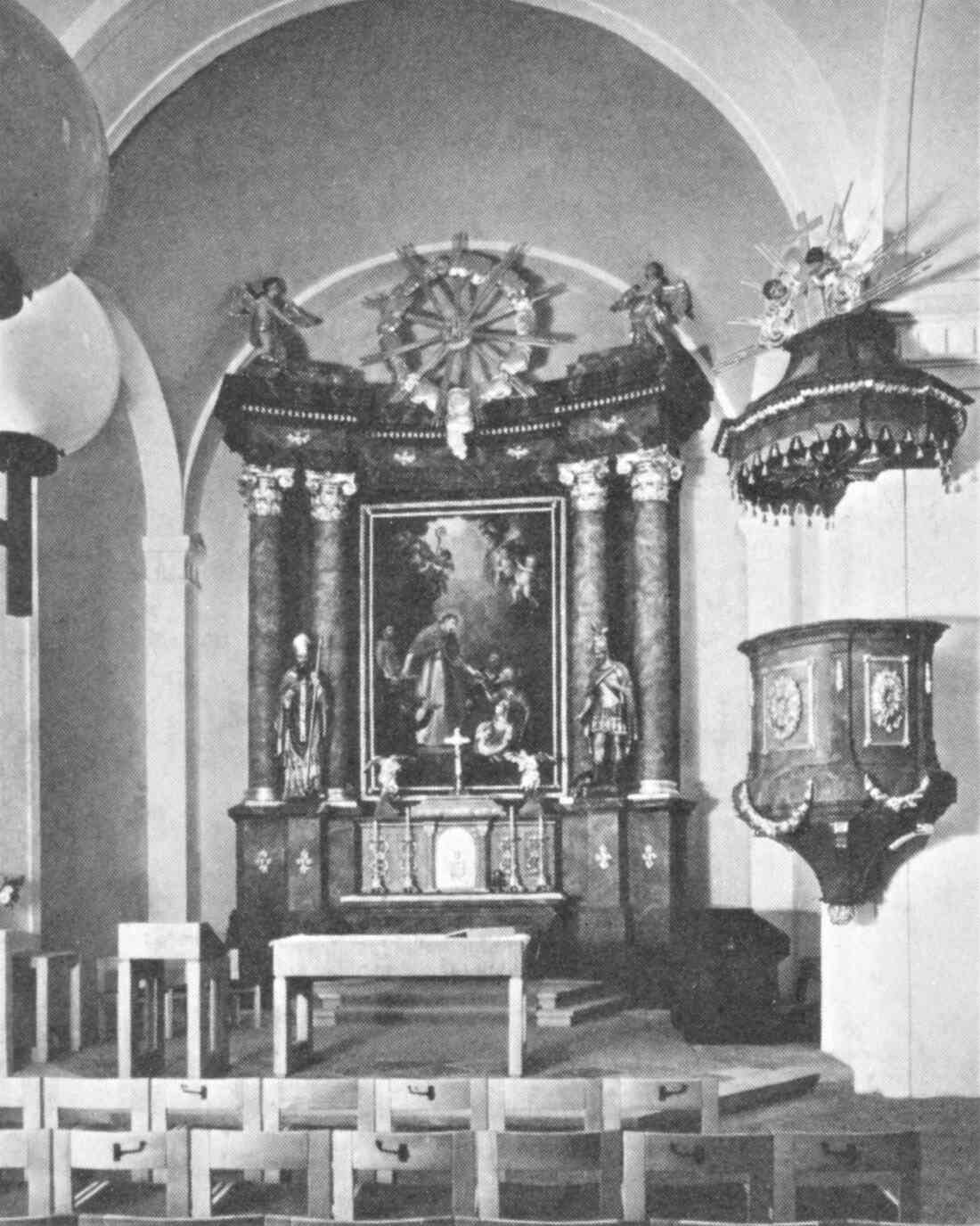 St. Martin: Innenraum der röm. kath. Kirche
