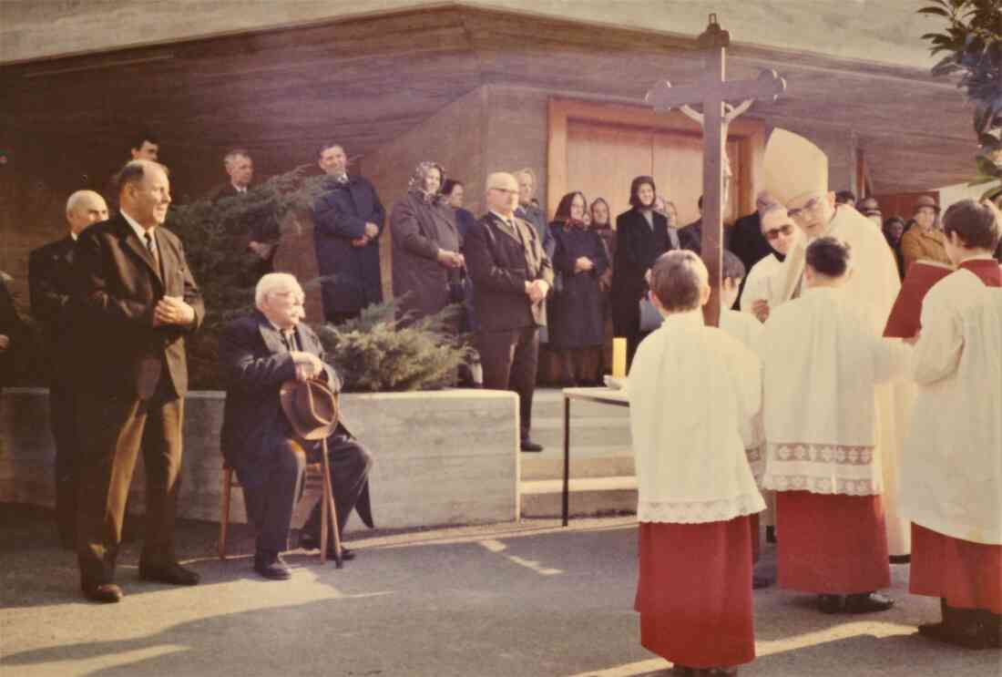 Röm. kath. Pfarre: Eröffnung und Weihe der neuen Osterkirche