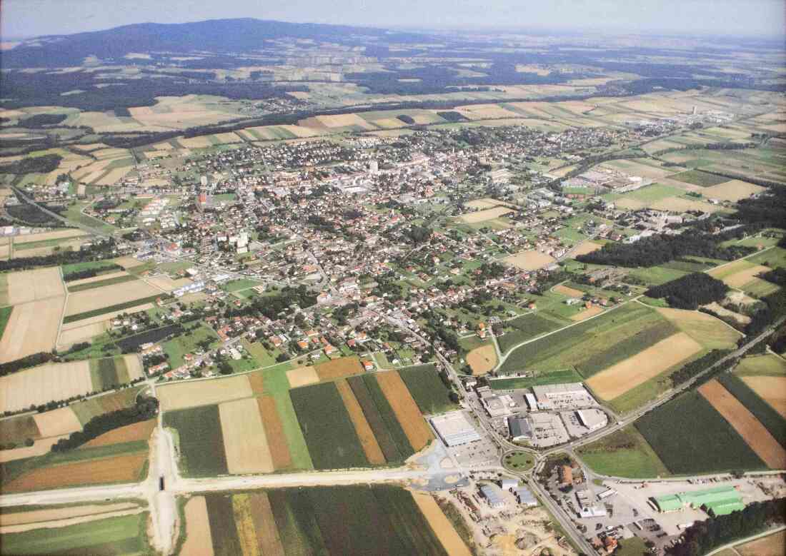 Flugbild/Luftaufnahme: Blick gegen Osten