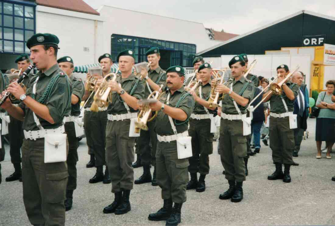 Platzkonzert der Militärmusik Burgenland bei der Inform 1999 - Miertl