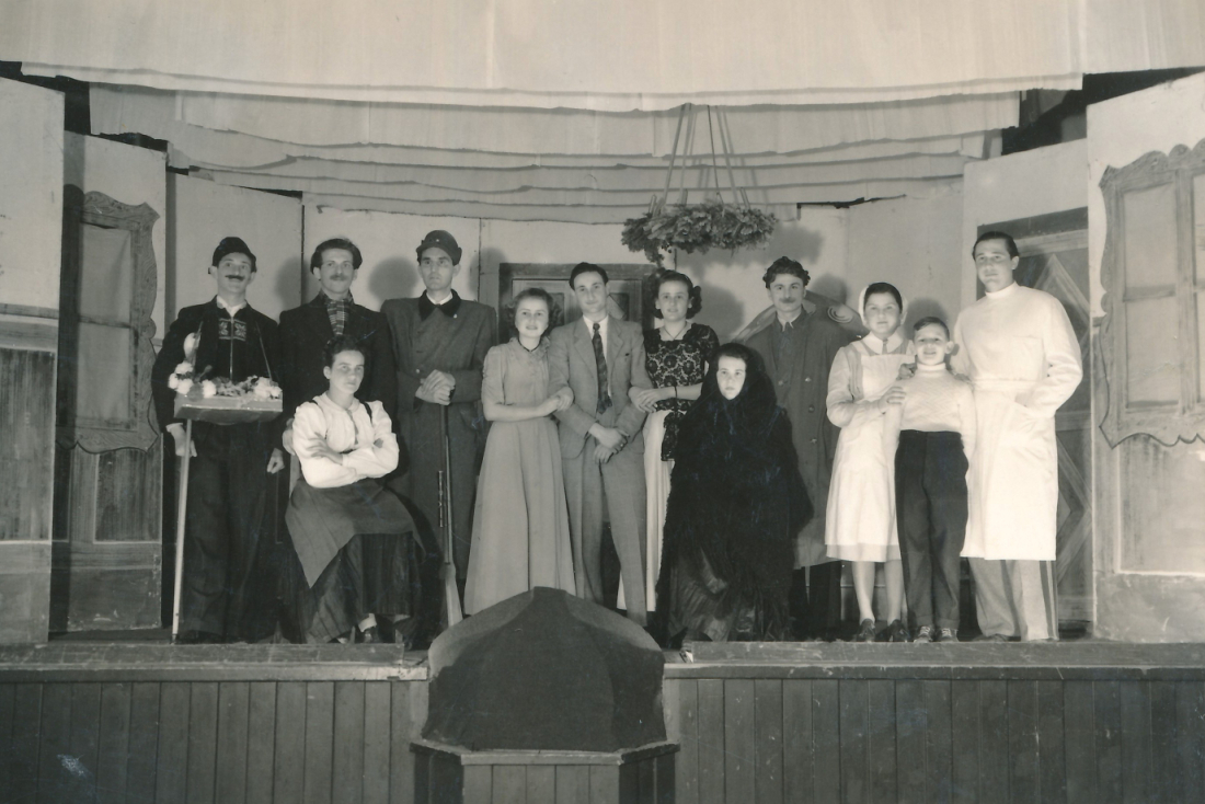 Weihnachtliche Theateraufführung: Laienspiel der kath. Jugend - "Die da aufstehen im Denkeln" am 10. Dezember 1950