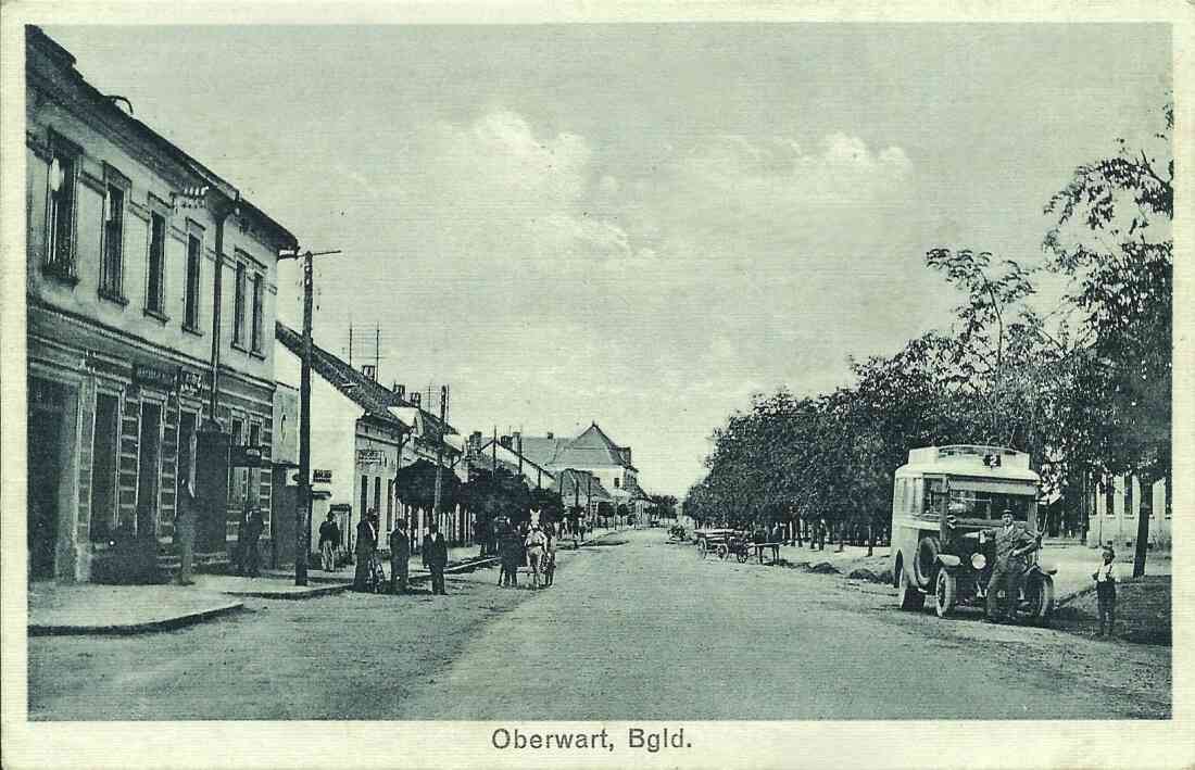 Blick vom Hauptplatz gegen NW - mit Südburgbus
