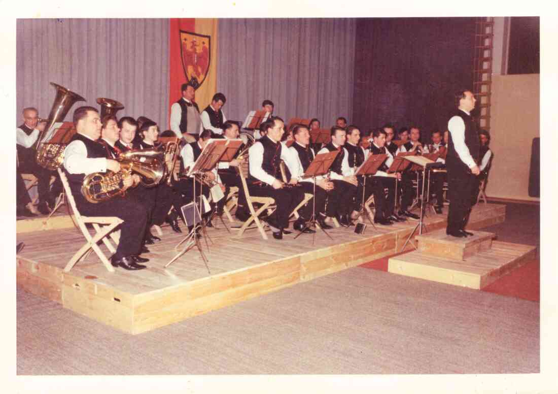 Stadtkapelle: Konzert im Turnsaal der Volksschule unter Kplm. Karl Messner