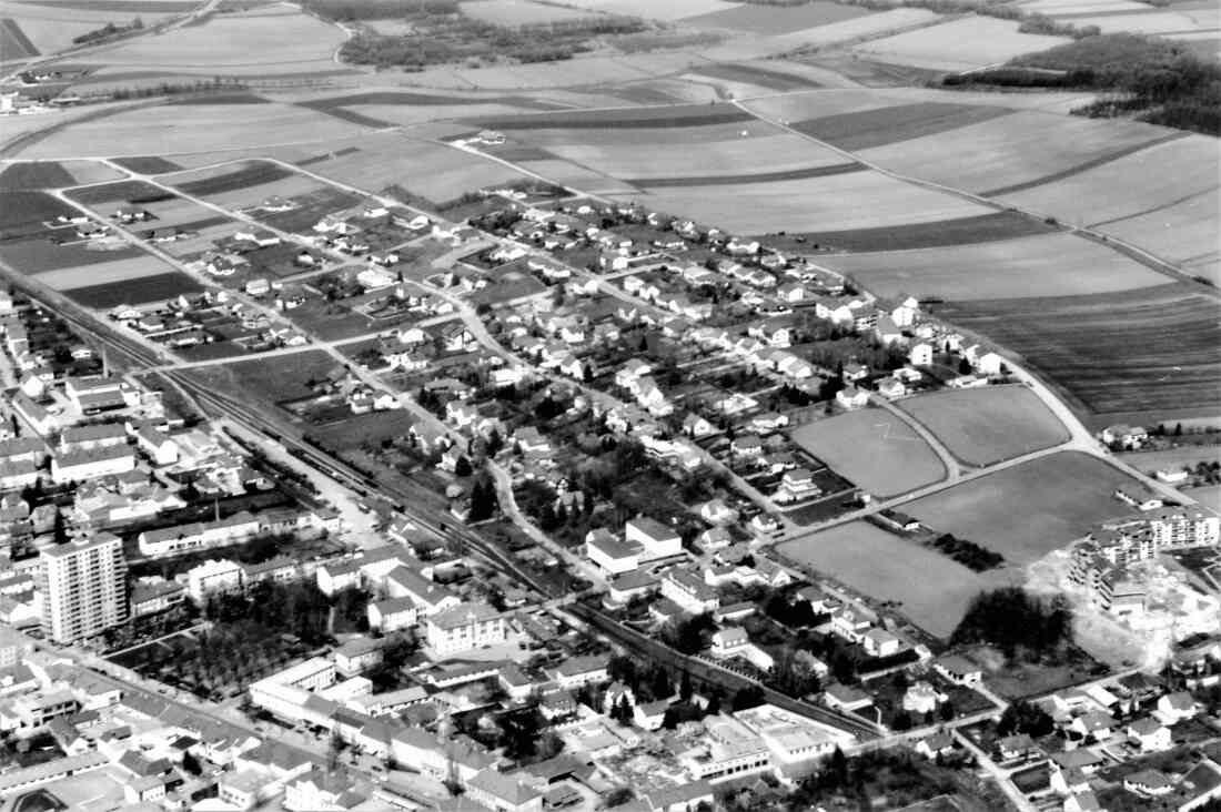 Flugaufnahme/Luftbild: Stadtzentrum mit Schuldenberg