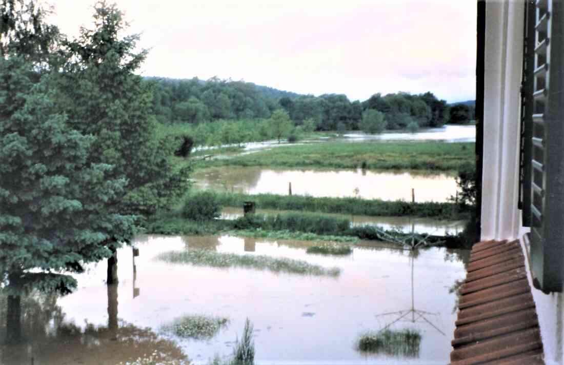 Hochwasser in St. Martin: Blick gegen Westen auf den herausgetretenen Zickenbach