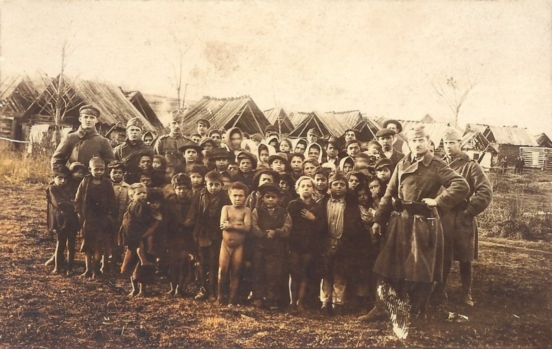 1. Romasiedlung "Zigeunerkolonie" in der heutigen Mühlgasse mit Soldaten