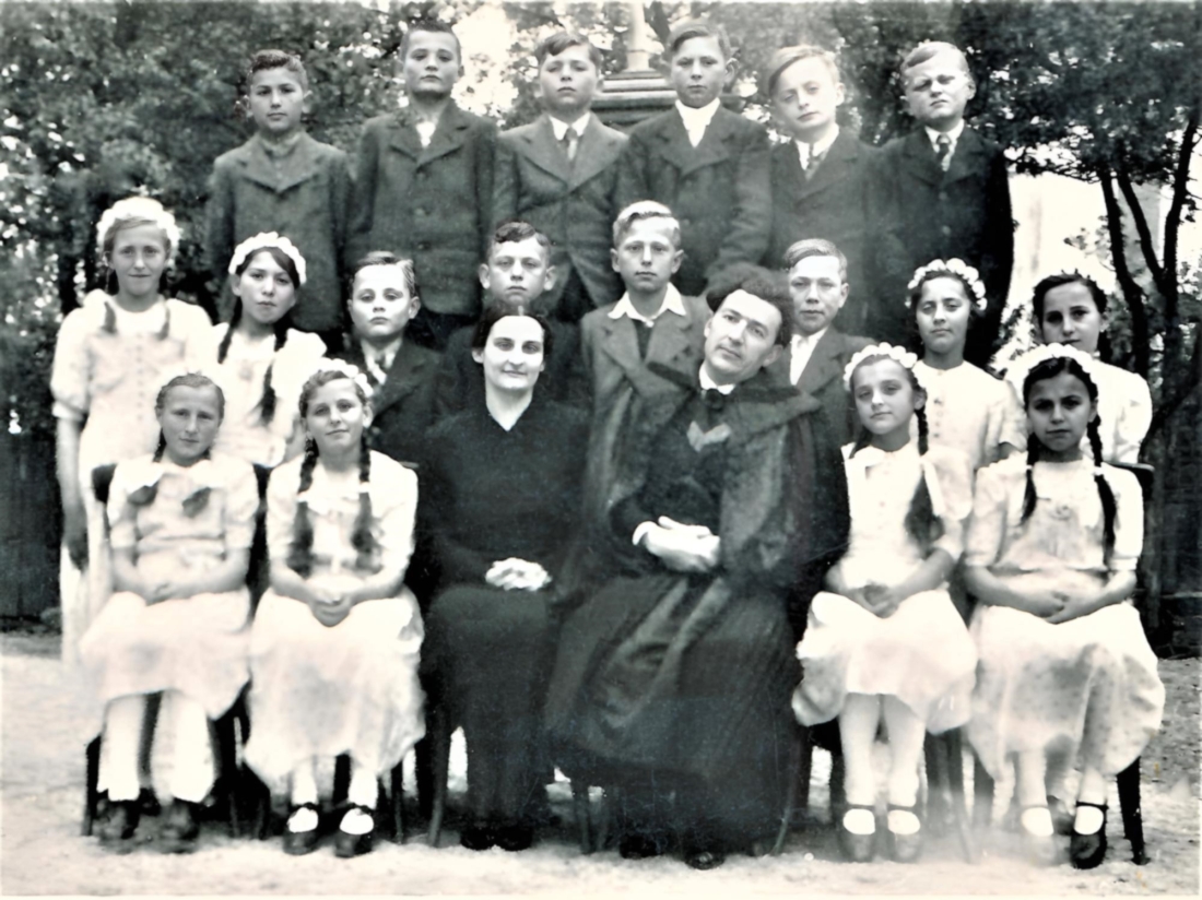 Reformierte Pfarrgemeinde: Konfirmation 1940 mit Pfarrer Julius Faber Kovacs (*1910/+1954)