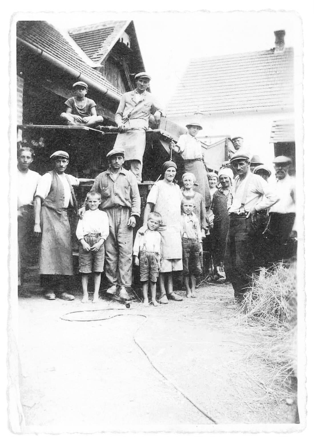 Drescharbeiten bei Fam. Seper - OW 814 / Ahorngasse 3 (Miertl/Raba/Seper/Rauscher/Faith/Molnar)