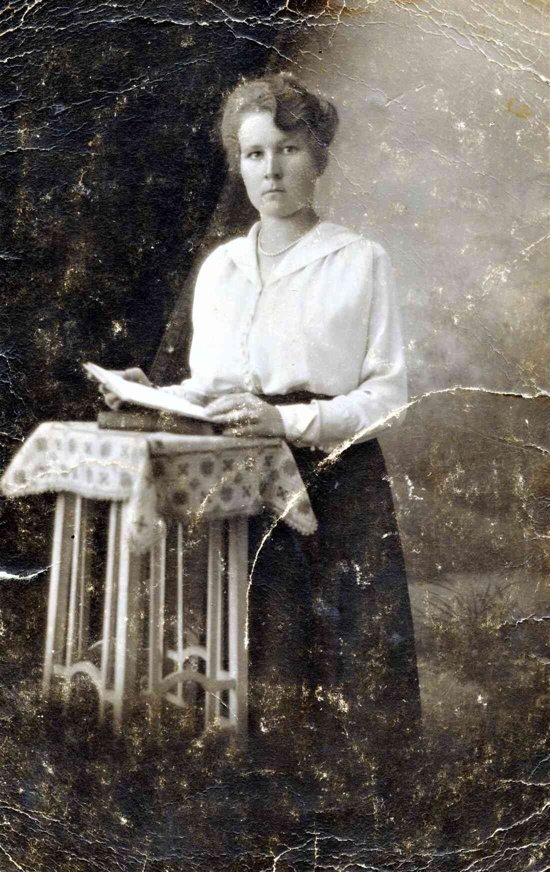 Anna Brandstätter (verh. Blach, *1897 / +1986)