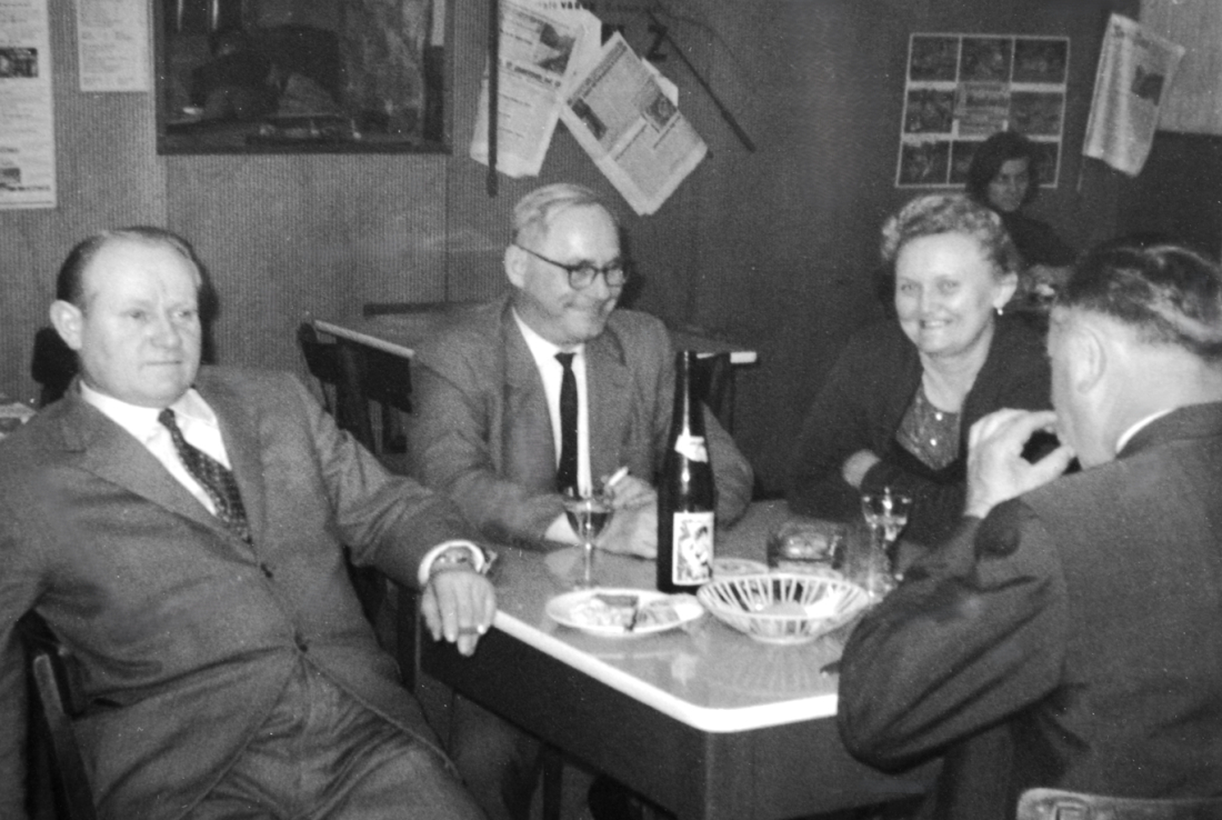 Gesellige Runde im Gasthof Wagner (Hauptplatz 8) - Blach/Dampf