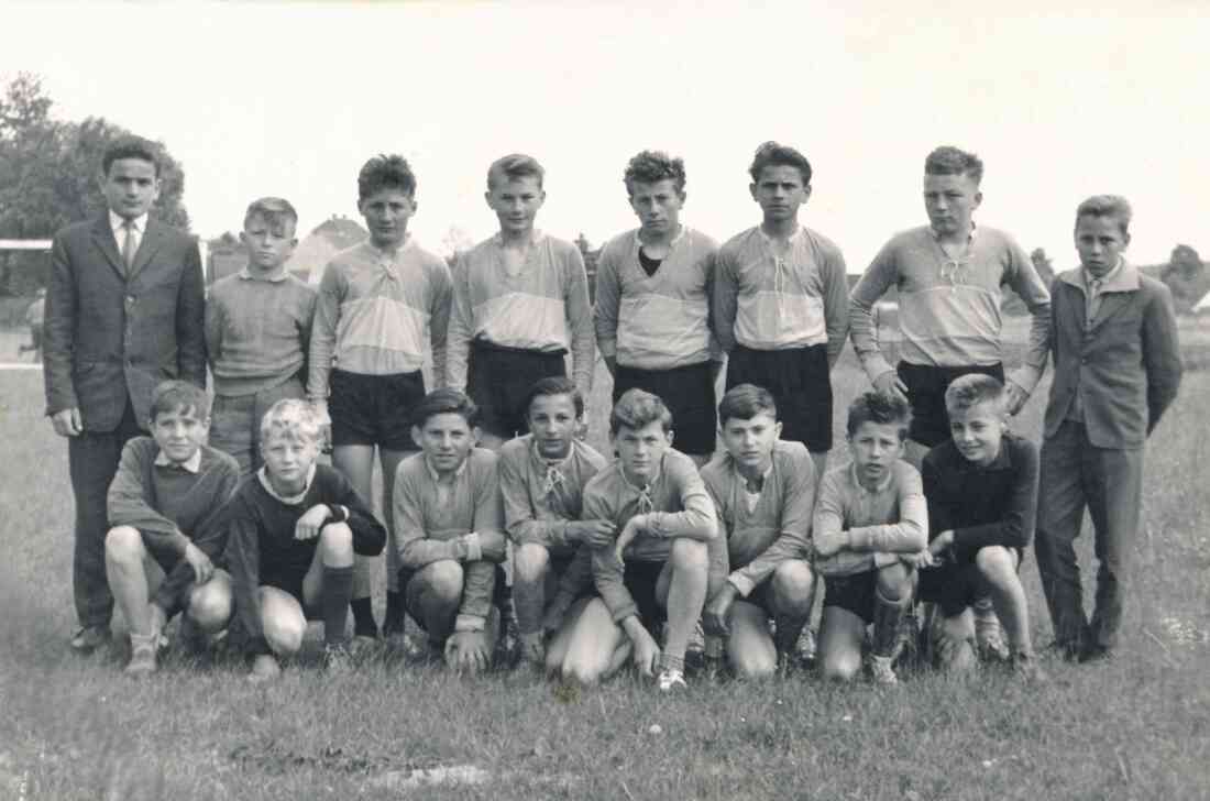 Fußball: die Schülermannschaft des SCO vor einem Meisterschaftsspiel in Riedlingsdorf
