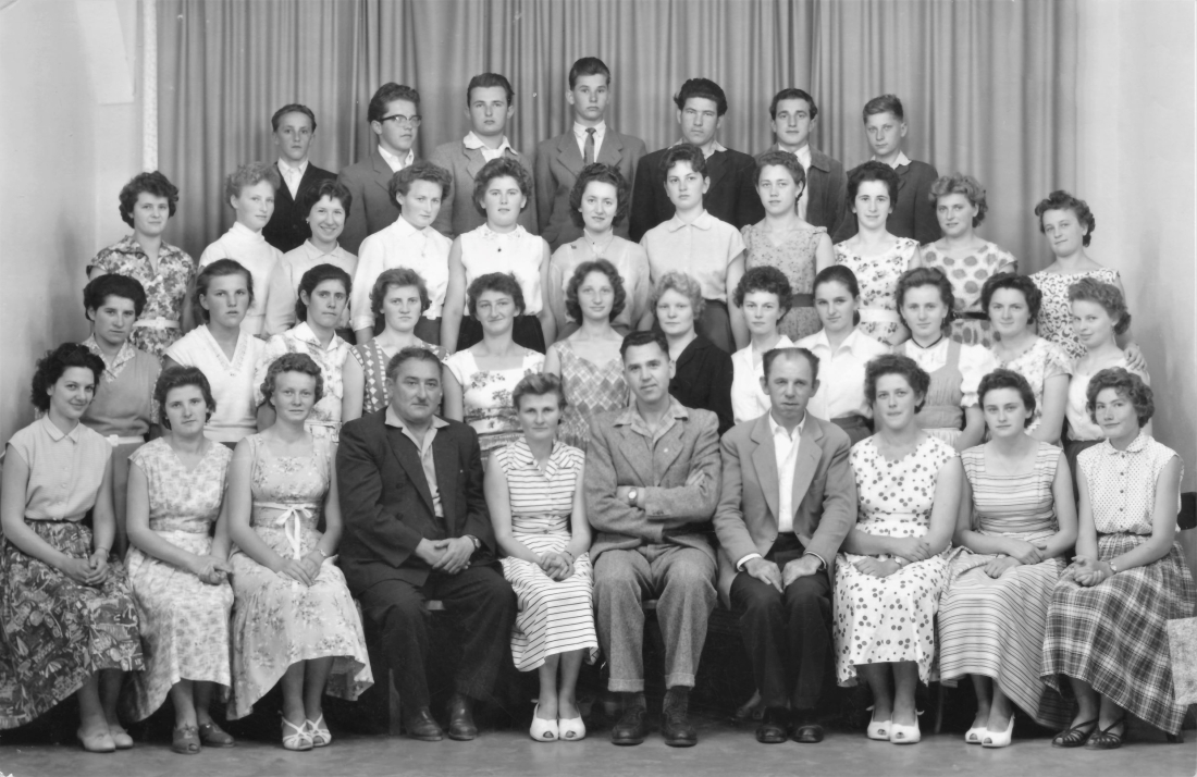 Mitarbeiter und Mitarbeiterinnen der Fa. Triumph