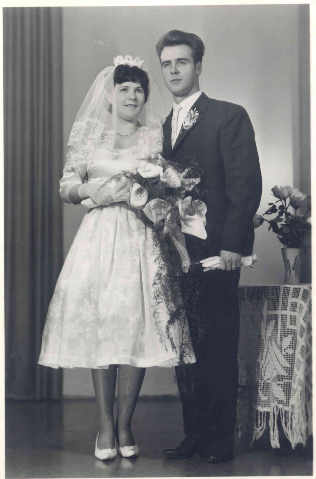Das Hochzeitspaar Irene Kalchbrenner (*1940) und Reinhold Steinprinz (*1935) am 16.12.1961.