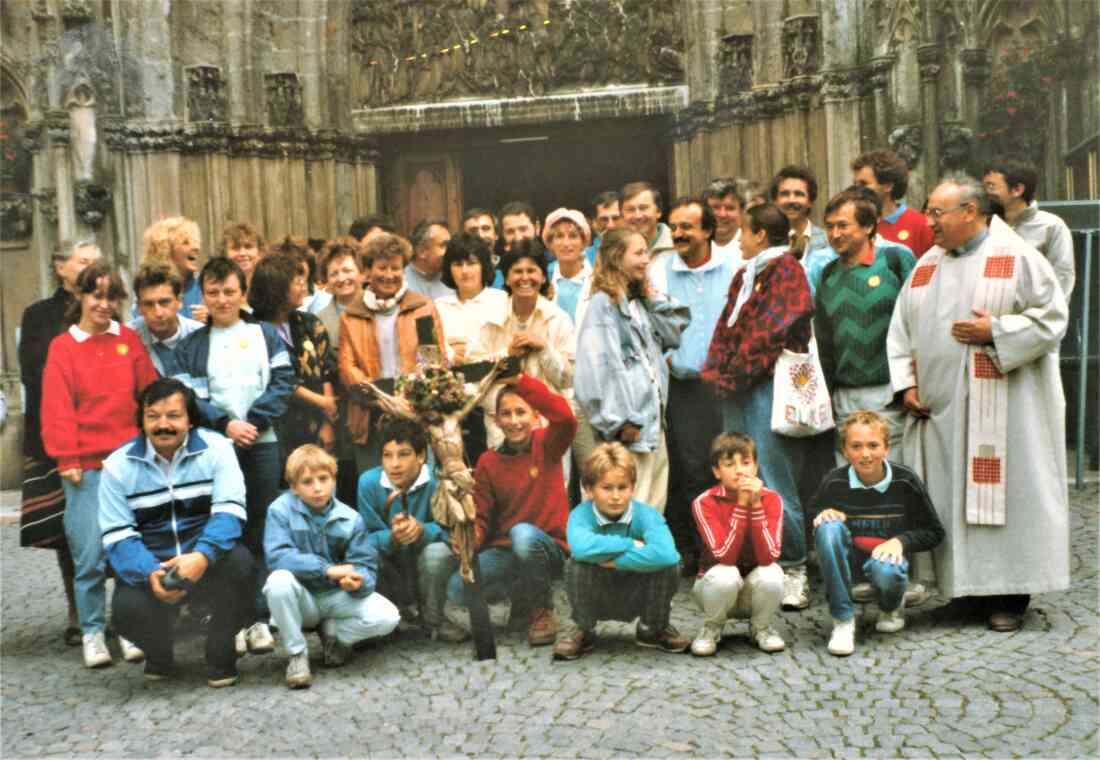 Röm. kath. Pfarre: 3. Fußwallfahrt nach Mariazell - 1987 mit Stadtpfarrer Walter Schwarz