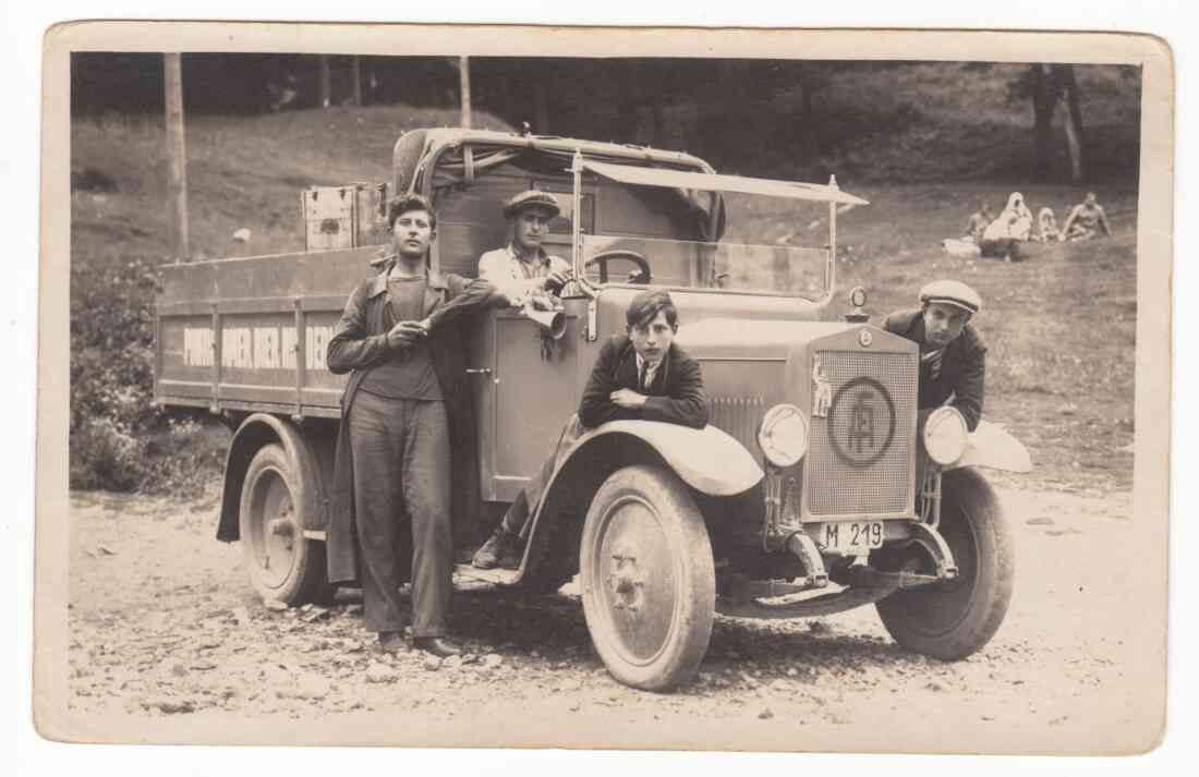 Alexander Seper mit seinem Biertransporter der Fa. Puntigamer - Niederlage (=Niederlassung) Oberwart