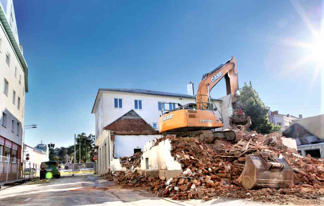 OSG: Mit den Abrissarbeiten beginnt der Bau des "H2" an der Adresse Evang. Kirchengasse 1