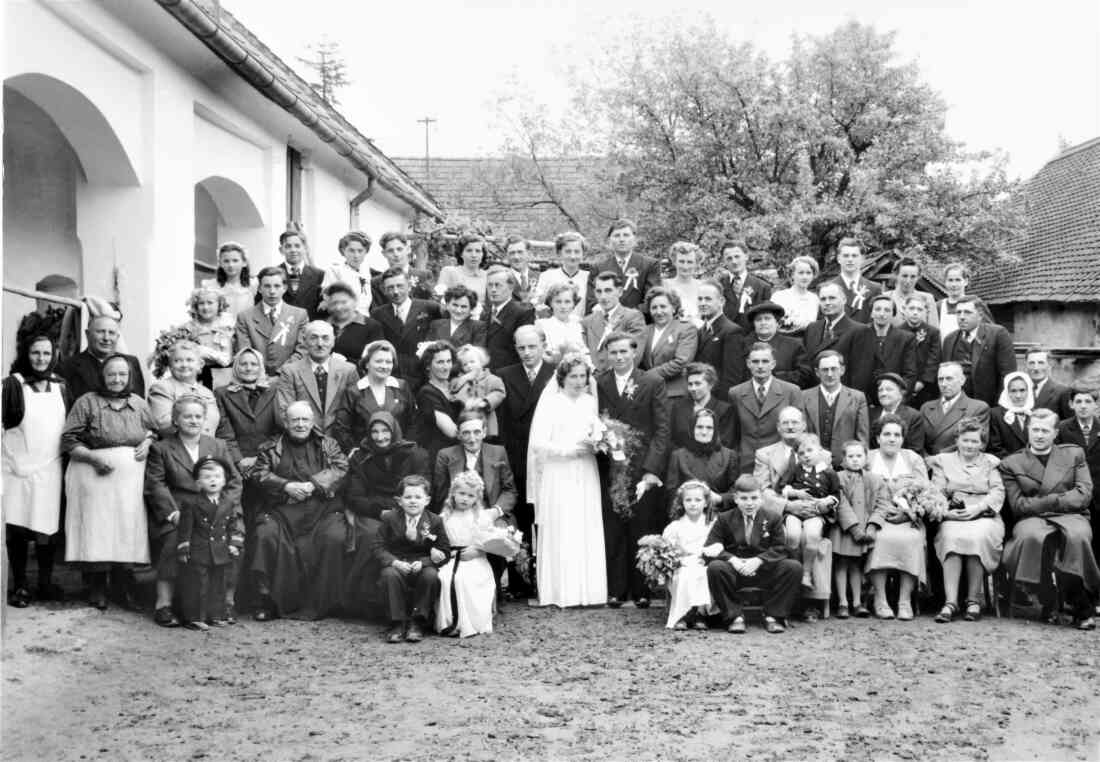 St. Martin: die Hochzeitsgesellschaft der Hochzeit von Maria Guger und Josef Meditsch