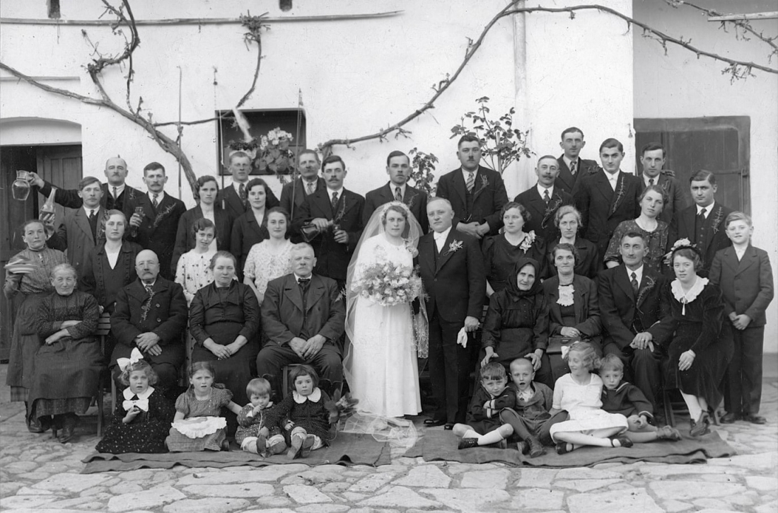 Hochzeit des Ludwig Kantor (*1902/+1965) mit Eszter Adorjan (*1915/+1984): die Hochzeitsgesellschaft