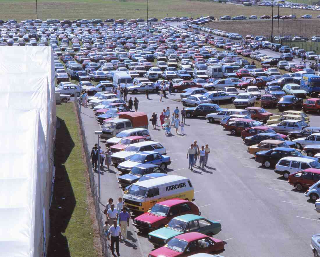 Inform Oberwart 1988: volle Parkplätze