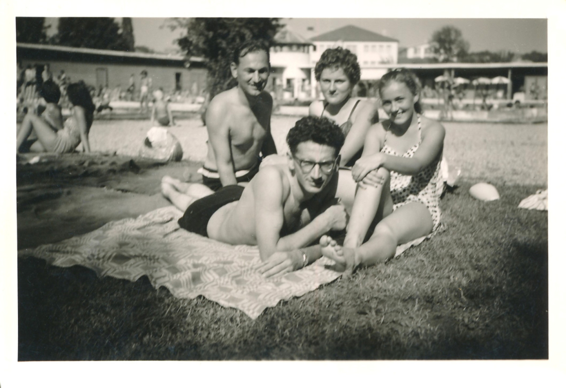 Freibad/Schwimmbad: auf der Liegewiese (Mikovits/Gaspar/Koos)