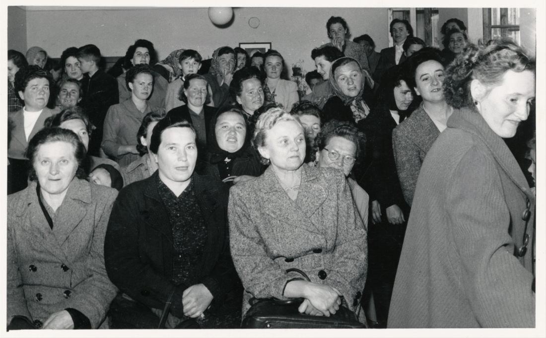 Ein Saal voller Oberwarter Frauen - Gangoly/Heigl/Wagner