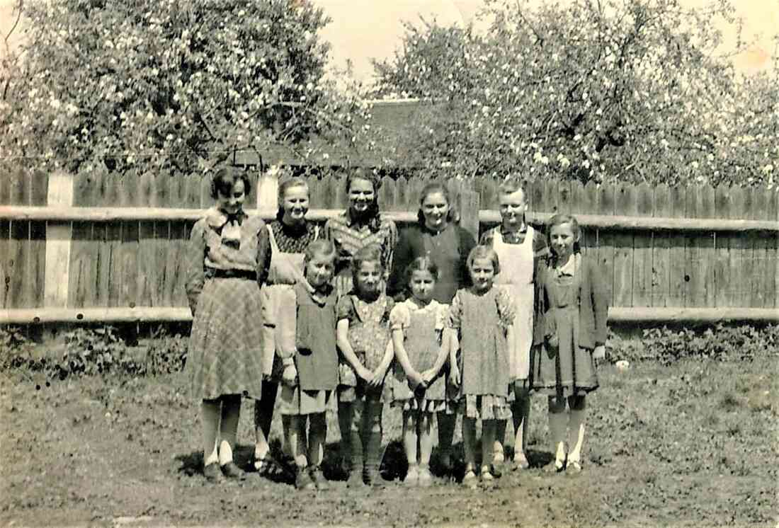 Kantorschule: Mädchengruppe um 1953