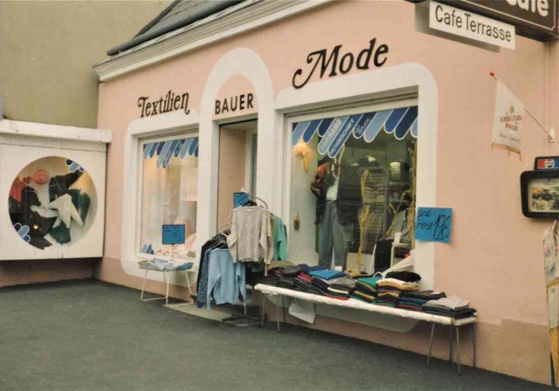 Geschäftslokal "Textilien - Mode Bauer" - Wienerstraße 3