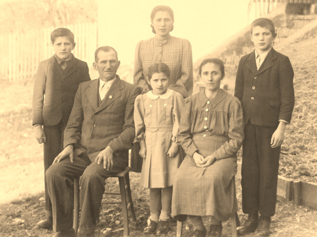 Die Familie von Theresia Mikovits (geb. Marx [auch Marksz], *1933/+2007)