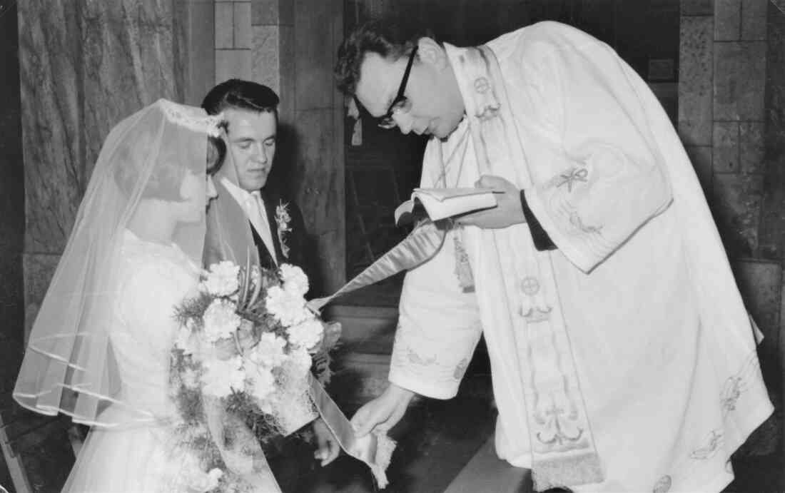 Hochzeit Maria Janisch (*1948/+2020) und Stefan Ritter (*1942) / Stadtpfarrer Triber