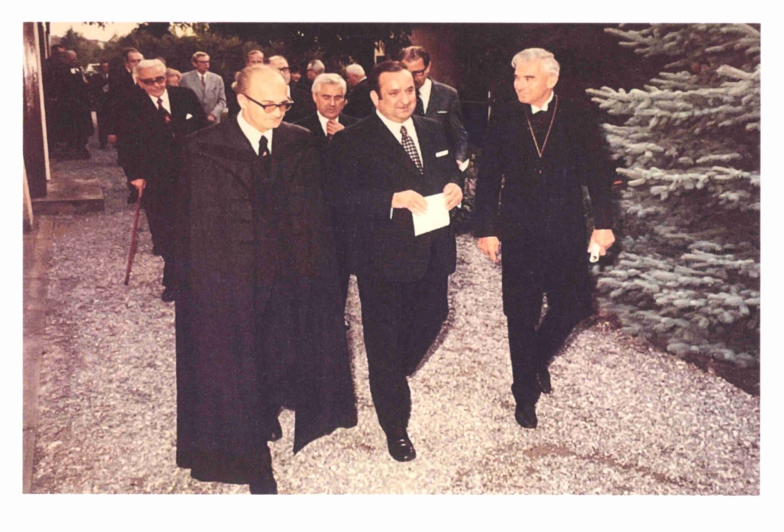 Ehrengäste auf dem Weg zum Festgottesdienst "200 Jahre Reformierte Kirche" - Gyenge/Soronics/Sinowatz/Mader/Sakrausky;