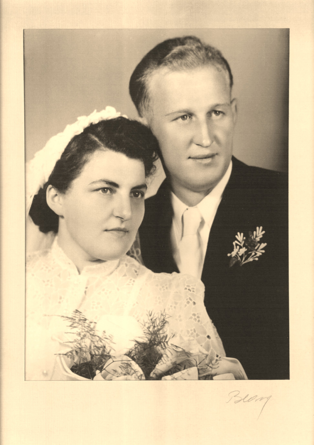 Das Hochzeitspaar Edeltraut Fliegenschnee (*1928/+2023) und Alfred Scherber (*1926/+1988)