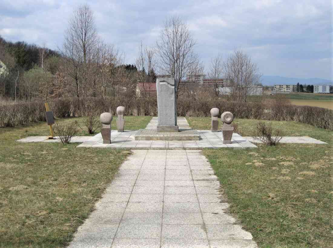 Roma: Denkmal in Erinnerung an das Rohrbomben-Attentat von Oberwart (Am Anger) - errichtet 1998