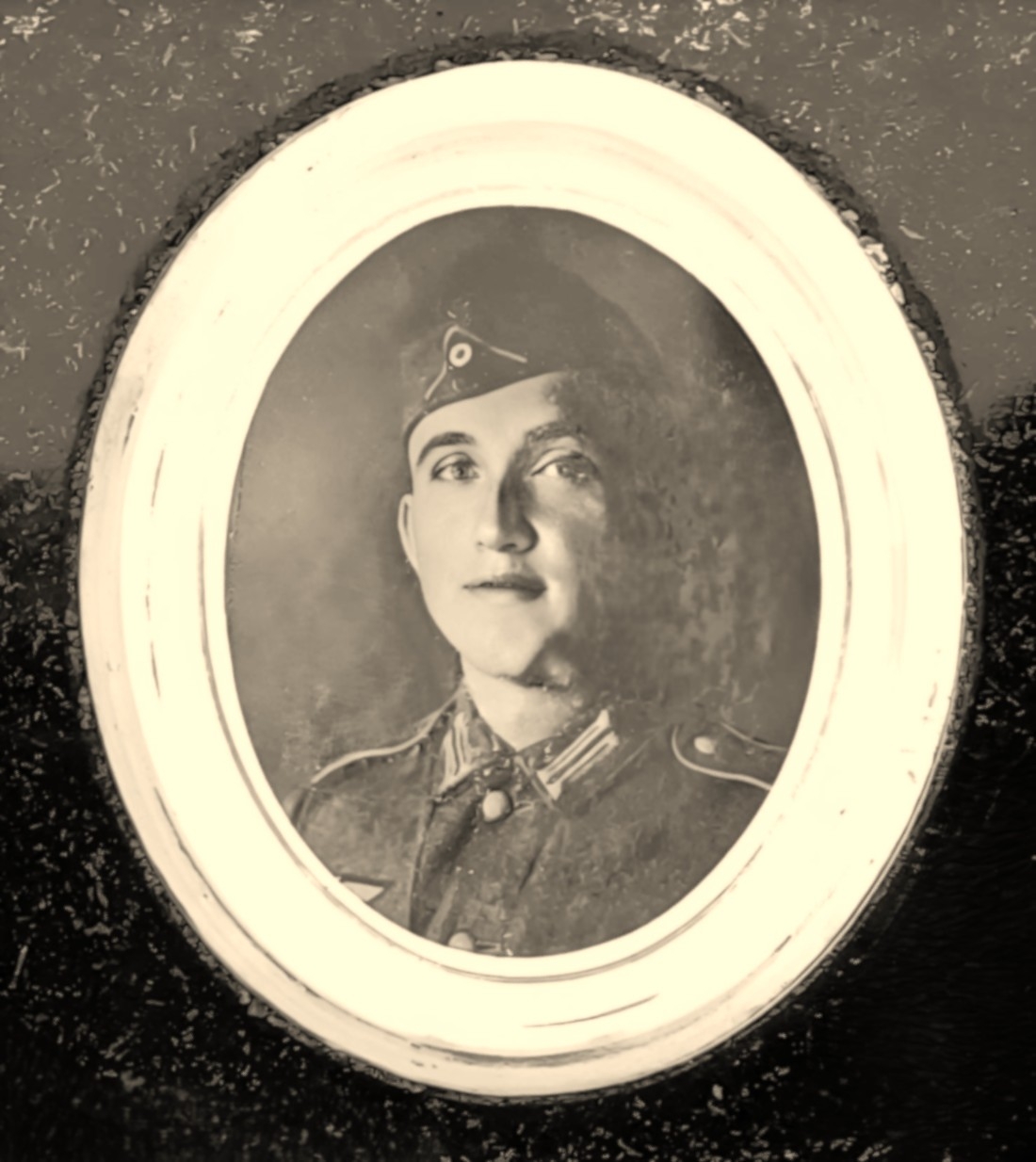 "Imre" Emmerich Gaal (*1920/+ 1943); gefallen als Soldat der Deutschen Wehrmacht - OW 110 / Semmelweisgasse 6 (Portrait)