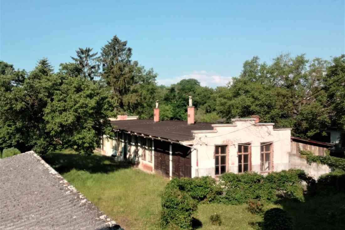 Blick auf das Nebengebäude:  "Brennerhaus" (Wienerstraße 25)