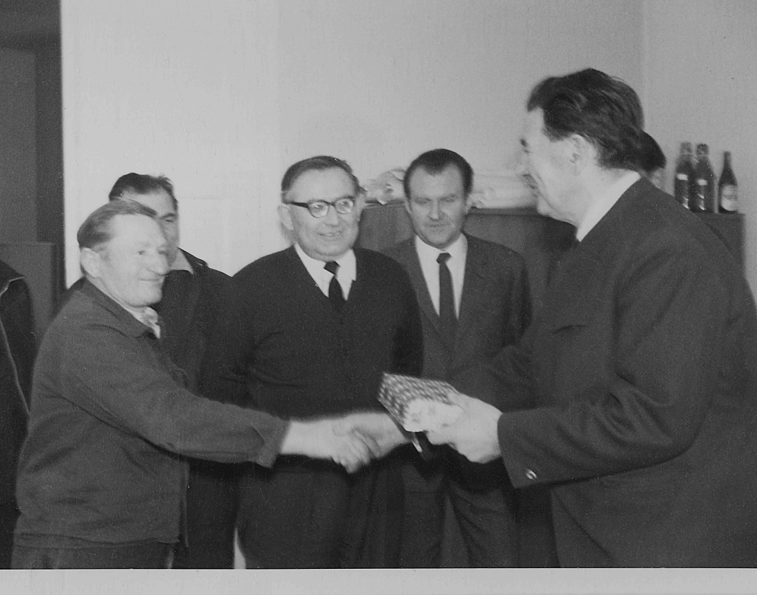 Landeswasserbaubezirksamt: Pensionsantritt von Michael Benkö (*1909/+1999) - Gartner/Schütter/Böcskör/Hetyei