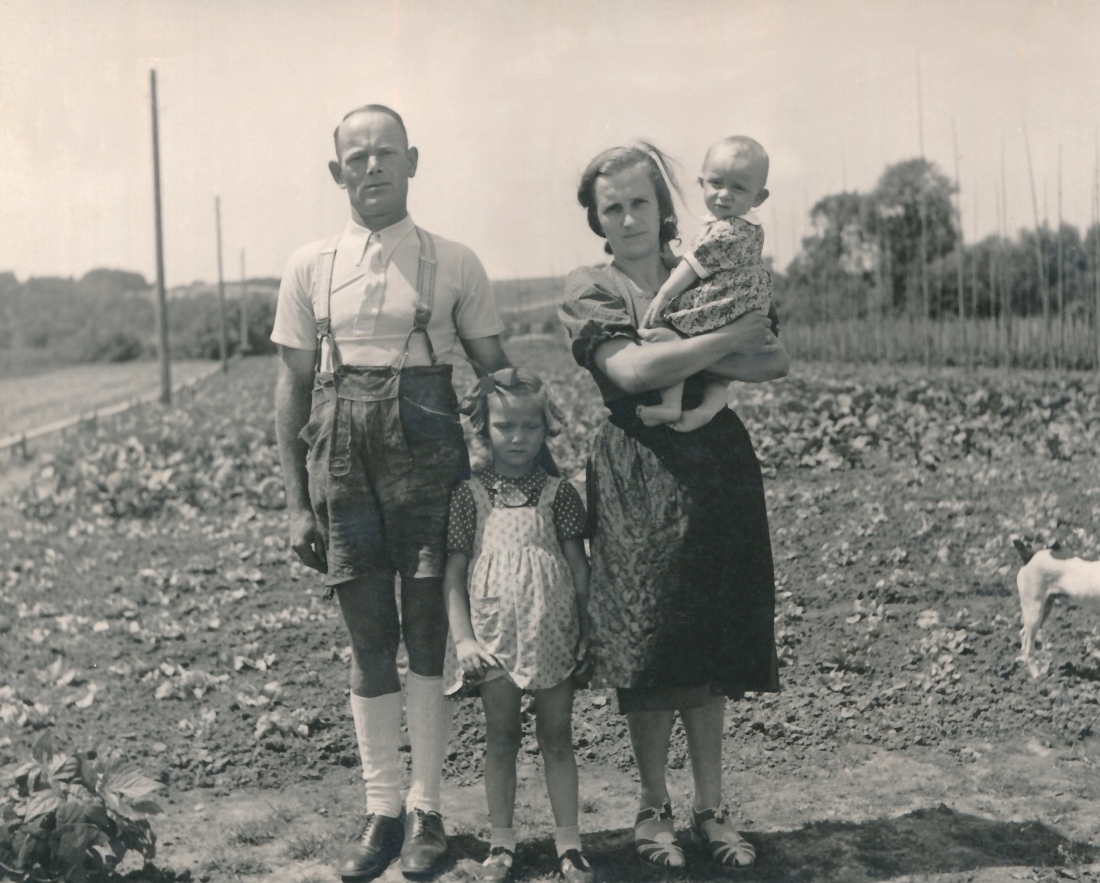 Familie Gärtnermeister Ludwig Graf (Steinamangererstraße 36+38)