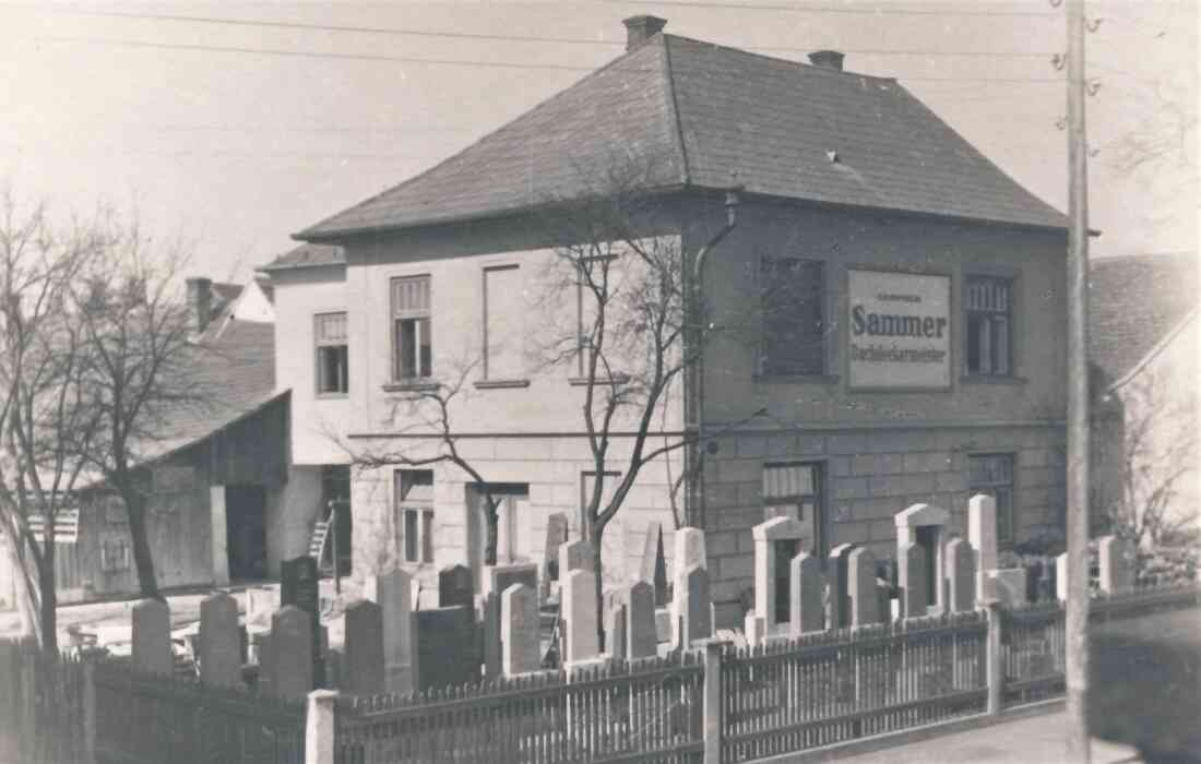 Dachdeckerei und Grabsteinverkauf Leopold Samer - früher Sammer (Steinamangererstraße 22)