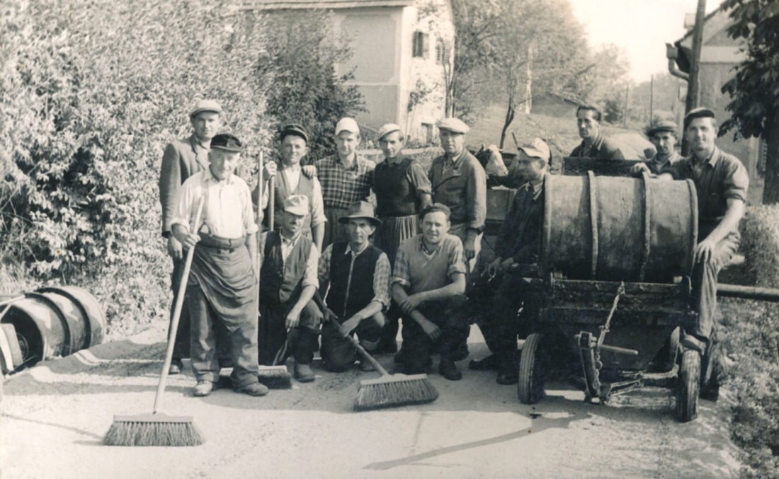 Oberwarter Gruppe in einer Straßenbau-Partie - Györög/Gyaky/Benkö/Toth/Gangoly/Levonyak/Baliko/Szabo