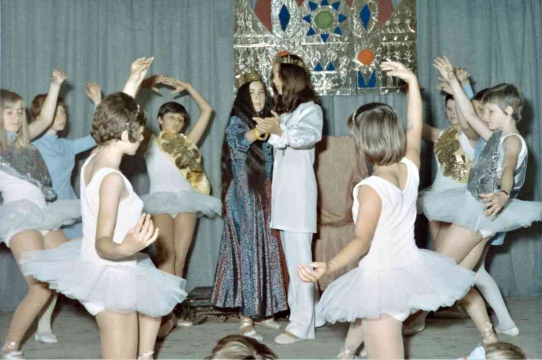 Städt. Ballettschule - 10 Jahre Ballett in Oberwart: "Der verlorene Schuh" (Aschenbrödel)