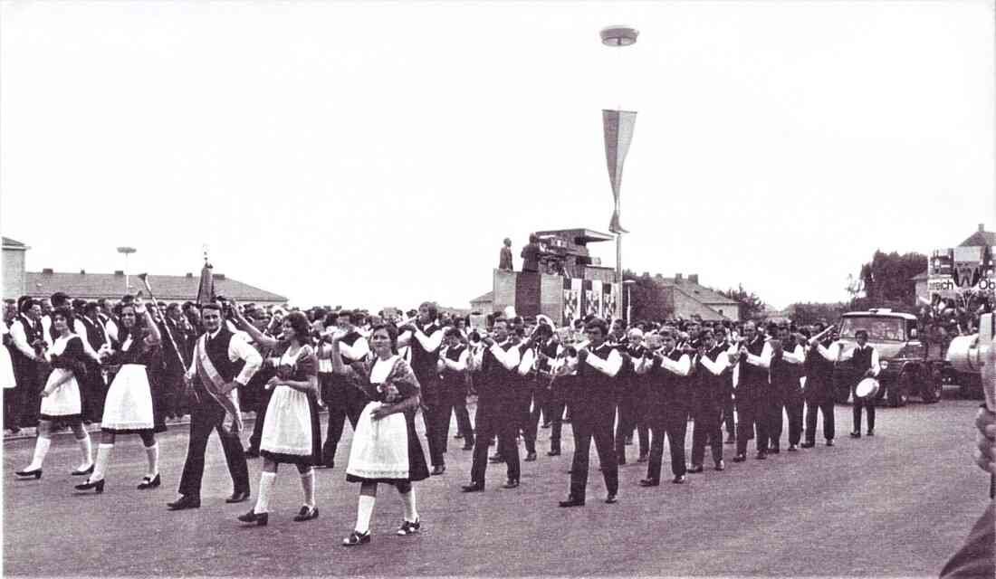 Stadtkapelle: Landesfestzug am 5. September 1971 in Eisenstadt