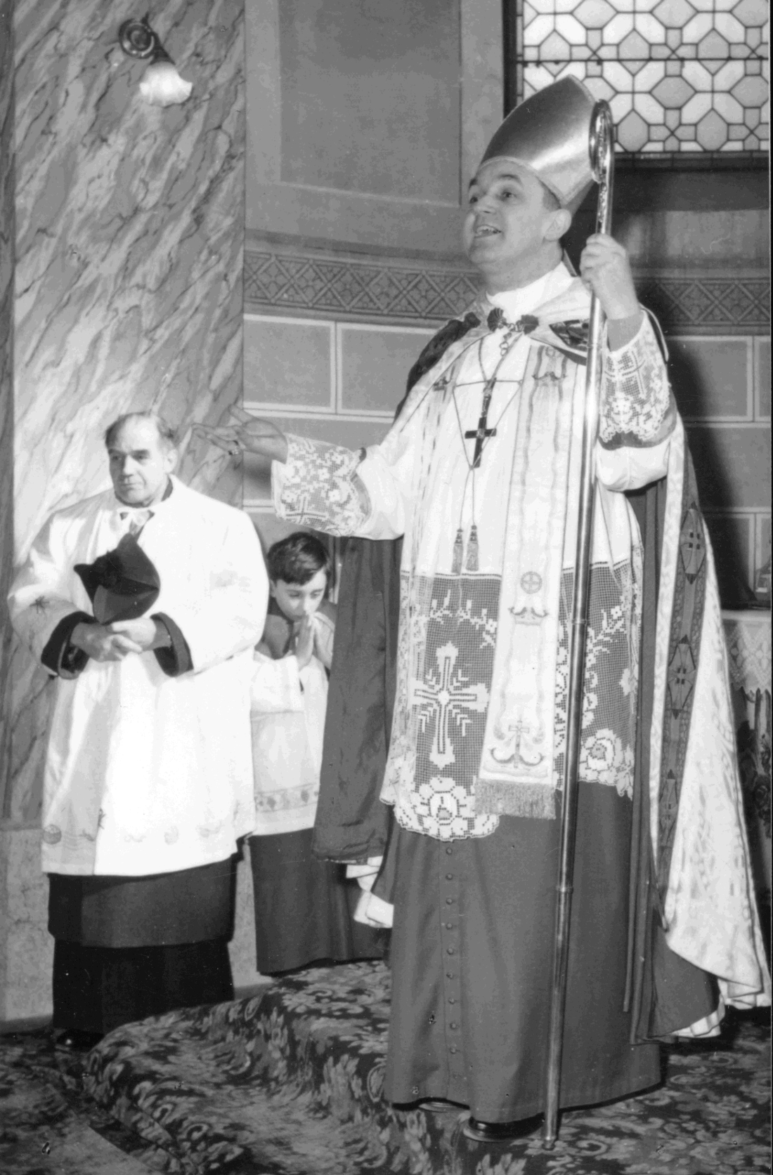 Röm. kath. Pfarre: Bischof Stefan Laszlo spricht anlässlich einer Messe der kath. Männerbewegung zur versammelten Gemeinde - Heintz/Seper