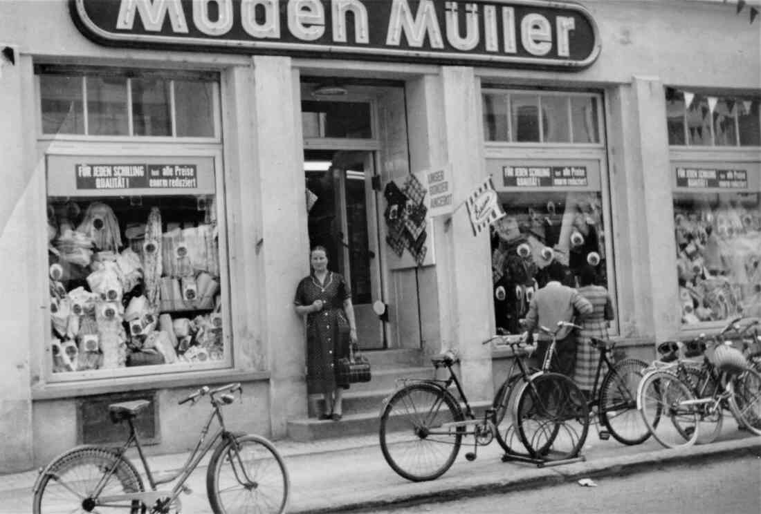 Geschäftslokal der Fa. Modenmüller im sogenannten Schmidthaus (Wienerstraße 7)