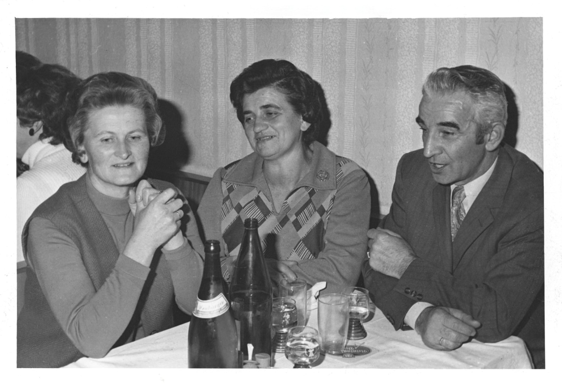 Gäste bei der IPA-Generalversammlung: Bekanntenrunde im Gasthaus Röhrling am 28.11.1975 - Gilschwert/Grünauer/Pokomandy