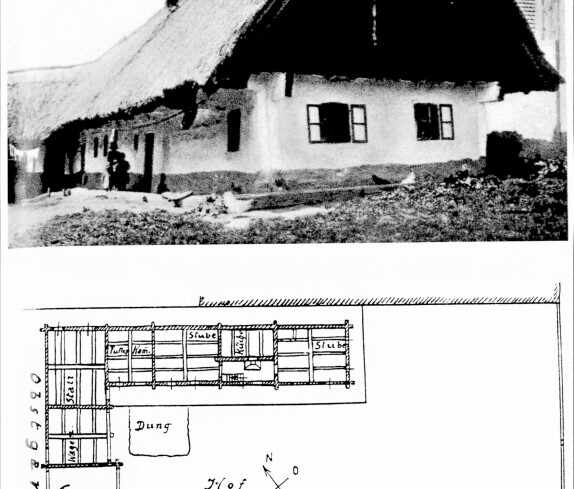 Strohgedecktes Bauernhaus in Blockbauweise (Grazerstraße 34)