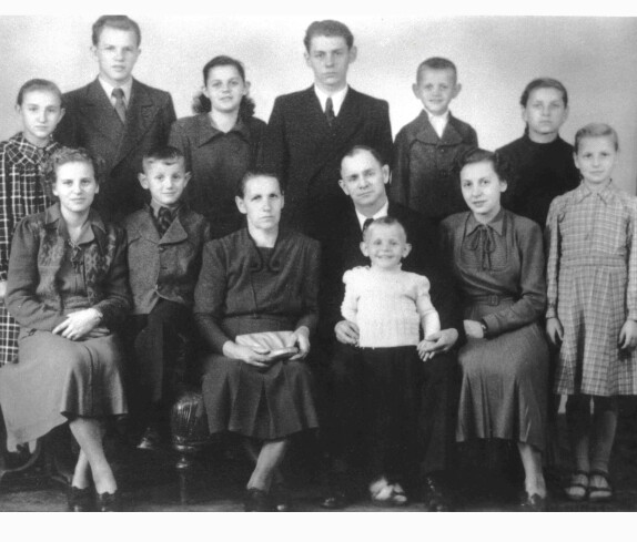 Familie Verona (*1904/+1987) und Karl Jezerniczky (*1901/+1985)