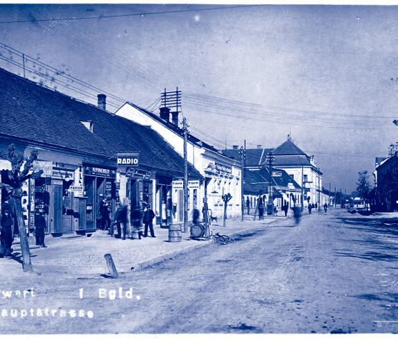 Ansichtskarte: Hauptstraße (heute Hauptplatz und Wiener Straße)