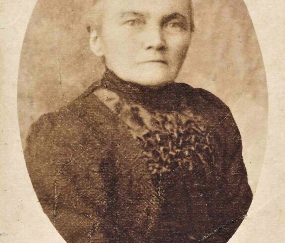 Maria Vörös (geb. Krautsack, *1870 / +1943) - Portrait