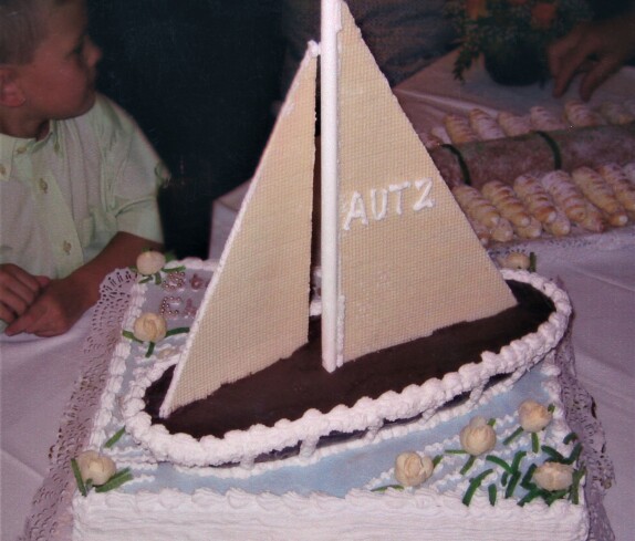 Kunstvolle Torte zur Hochzeit "Zum Einlaufen im Hafen der Ehe" - gebacken von Lidia Sterniczky (geb. Adorjan, *1936)