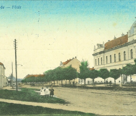 Ansichtskarte: Hauptplatz mit erstem Rathaus (Fö-tér ungarisch für Hauptplatz)