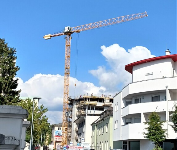 OSG: H2 - das neue Hochhaus gegenüber dem „Forum-Haus“ und schräg gegenüber dem in den Jahren 1969 bis 1972 errichtete "alten" Hochhaus aus dem Jahr